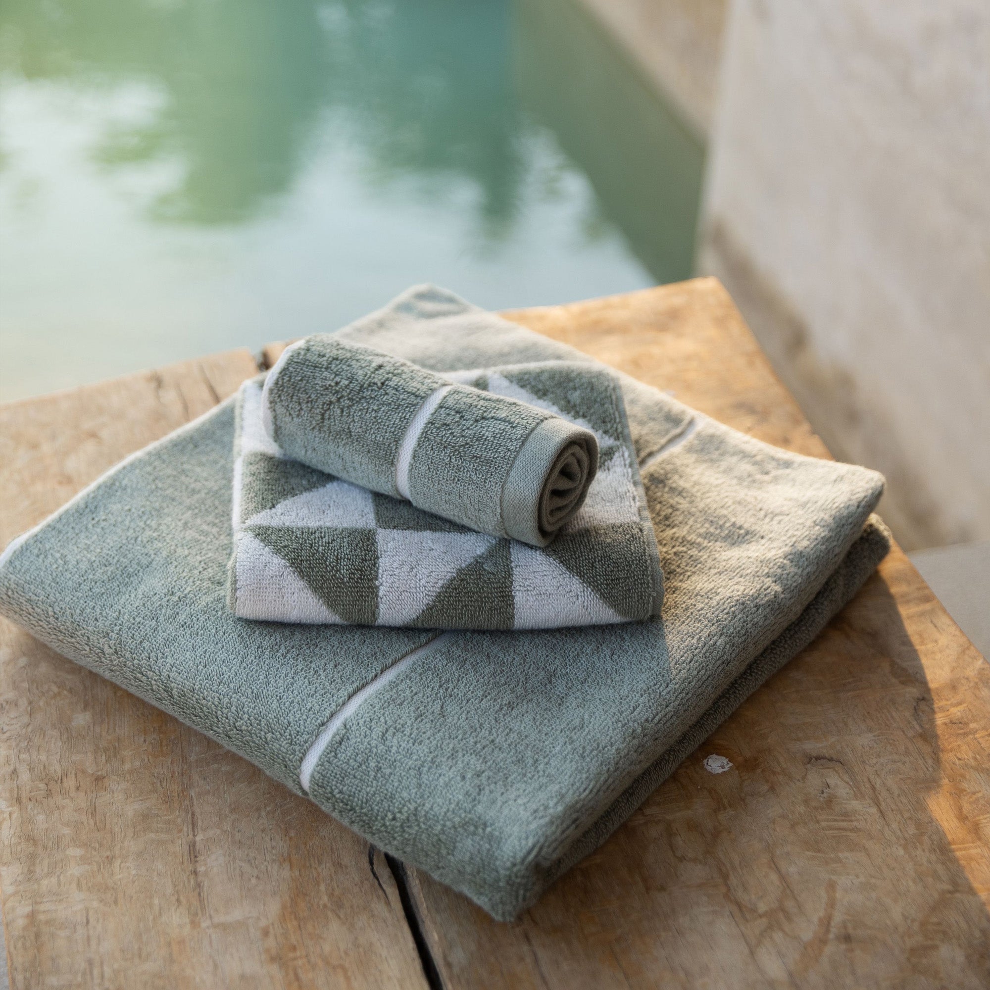 Umbra Quick-Dry Beach Towel